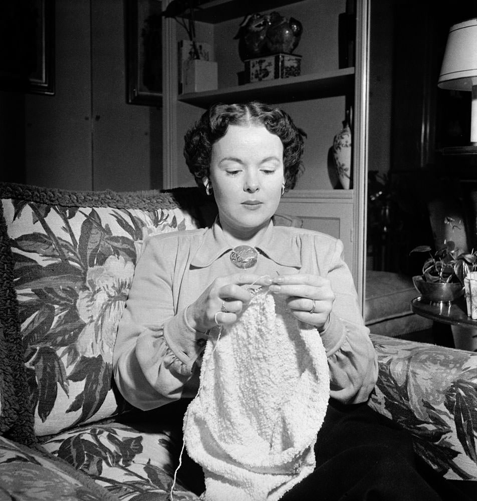 #15 Mickey Cohen’s wife, LaVonne, at home in Los Angeles, 1949.