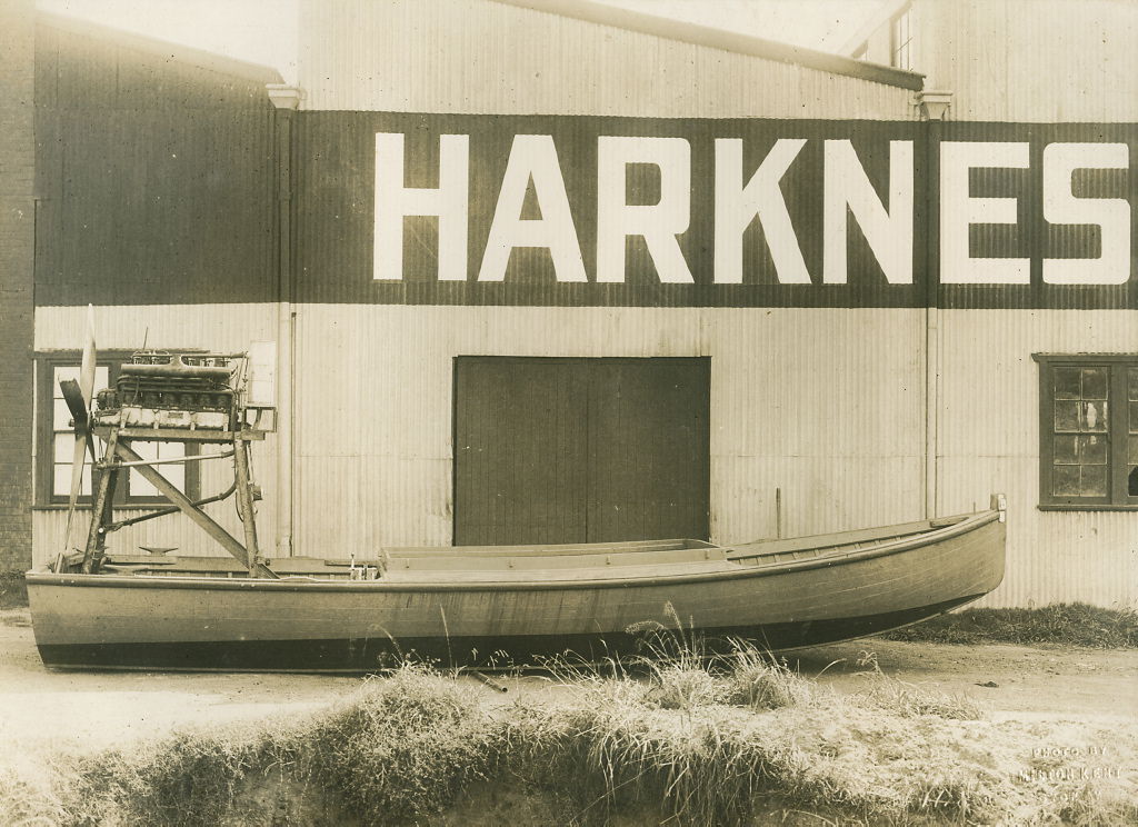 #18 Hydroglider outside the Harkness & Hillier factory, 1928