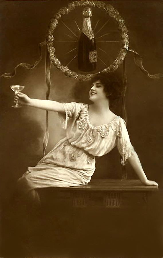 #6 A Dutch woman on New Year’s Eve, 1913.