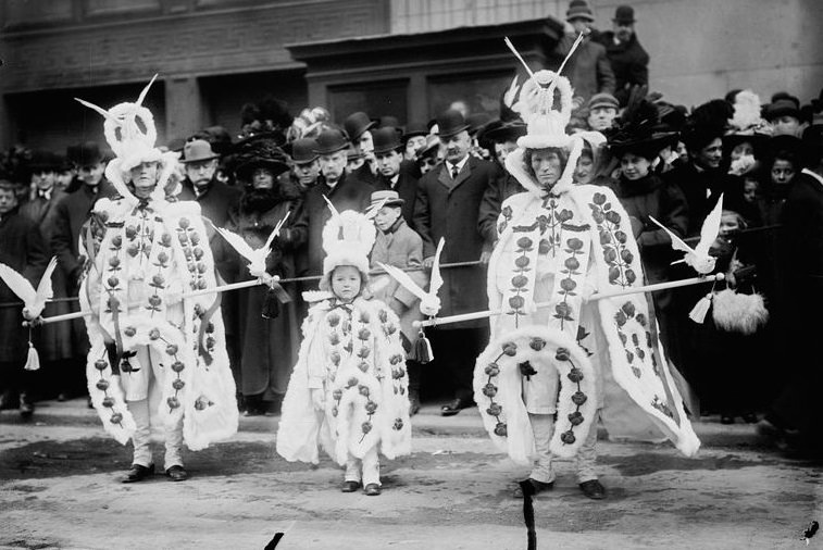 #27 The Mummers Parade in Philadelphia, 1909.