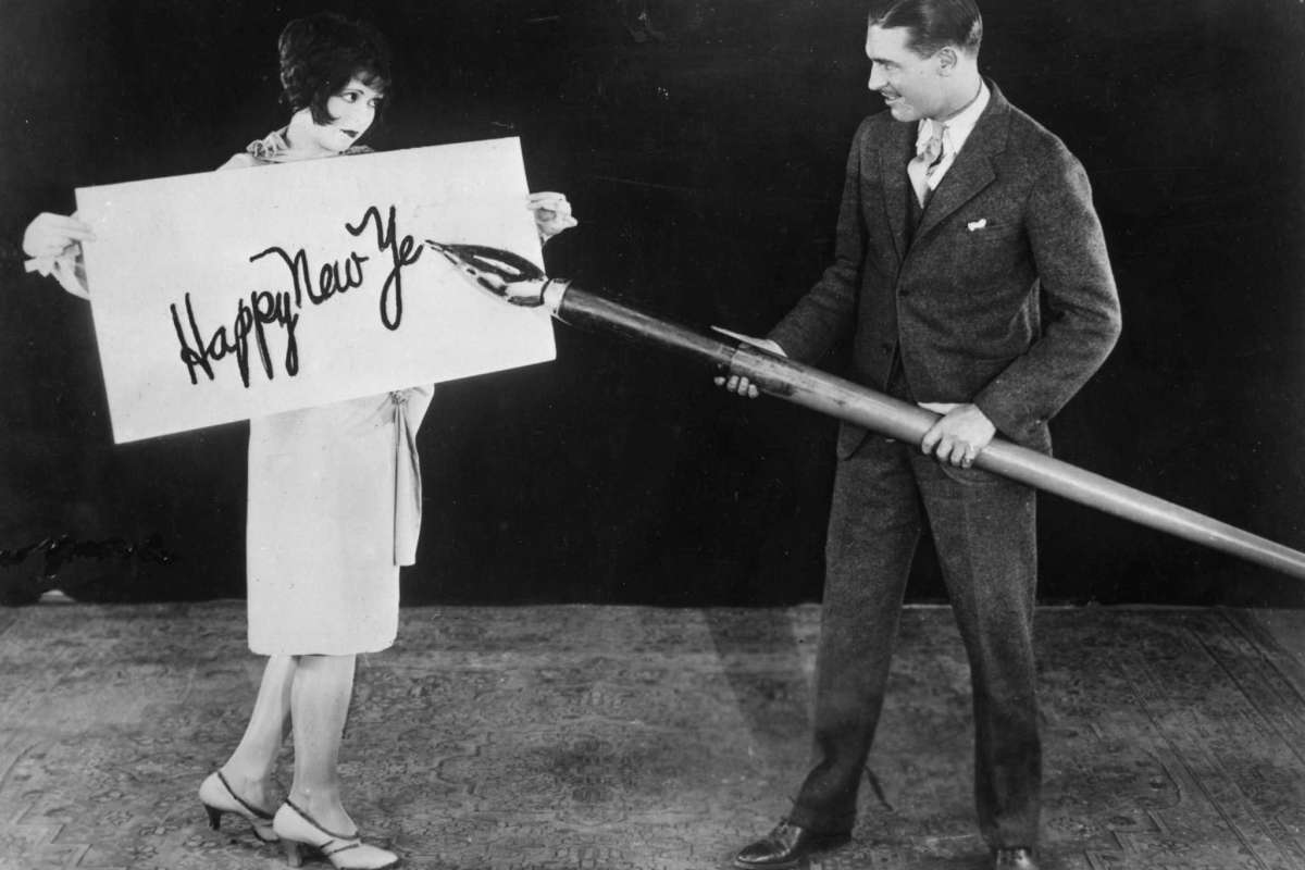 #42 Clara Bow and Larry Gray with a New Year’s greeting, 1925.