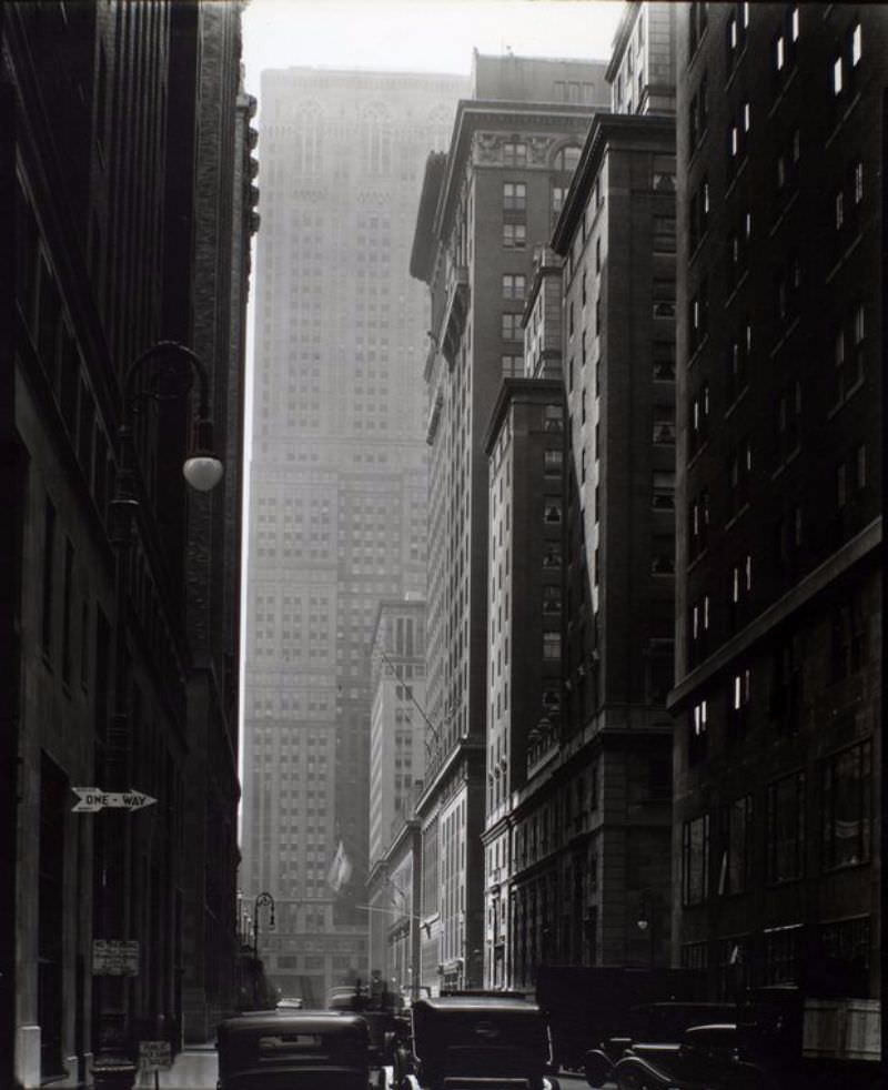 #7 Vanderbilt, From E. 46th Street, Manhattan. Canyon of buildings looking down Vanderbilt toward 42nd Street, hack stand sign, traffic.