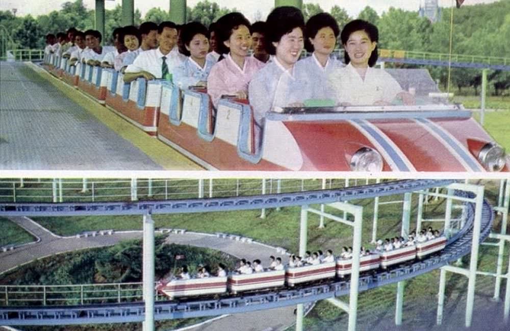 #16 Kwansong Tancha, the main rollercoaster at Taesongsan, operating in the 1980s. The coaster, once the park’s star attraction, was heavily damaged by flooding in 2007 and now does not operate.