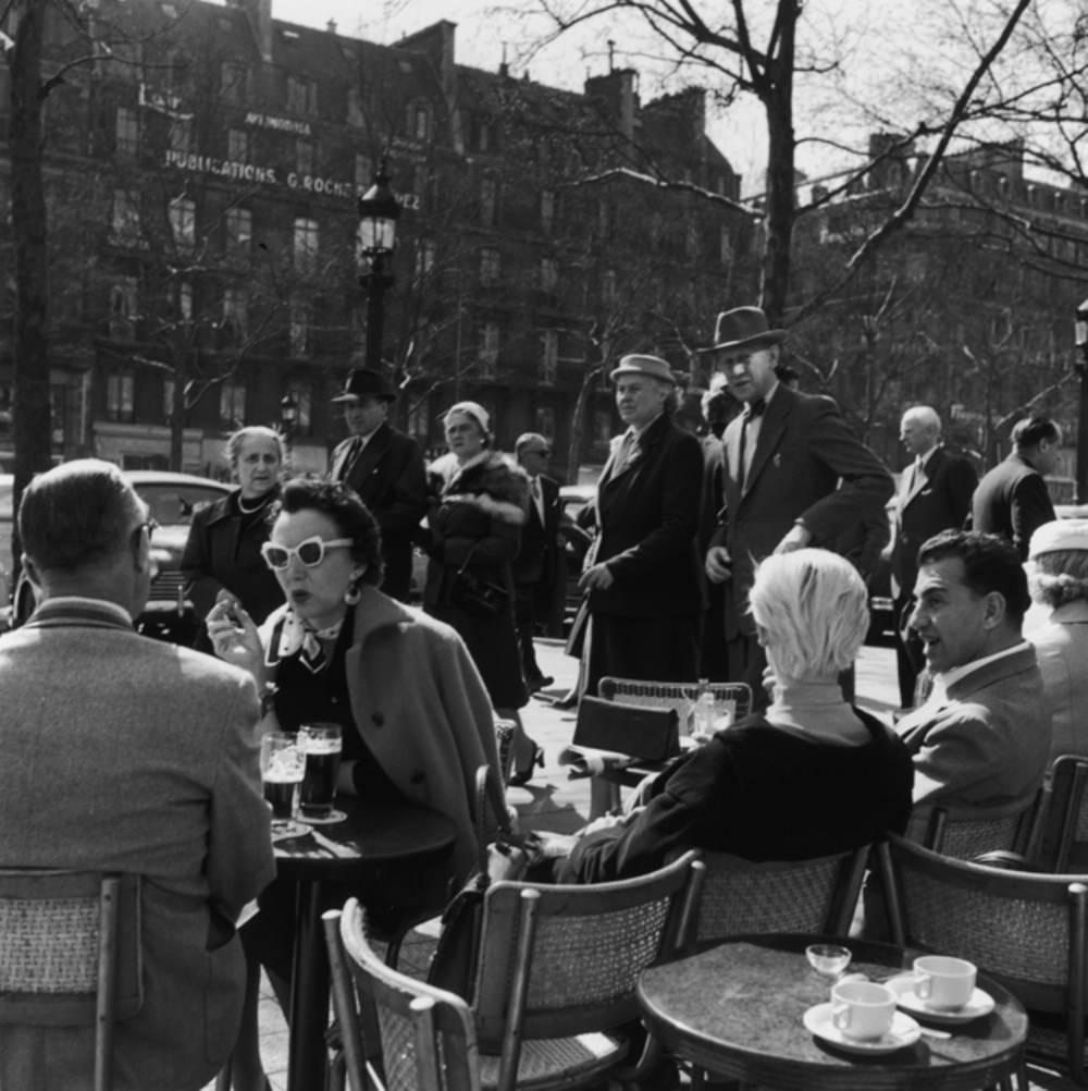 #14 These people are having highly philosophical conversations. Comme d’habitude, 1956.