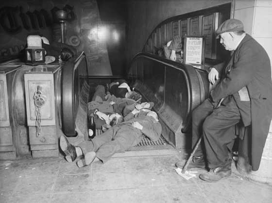 #22 Sleeping on London escalators during the Blitz, 1940s.
