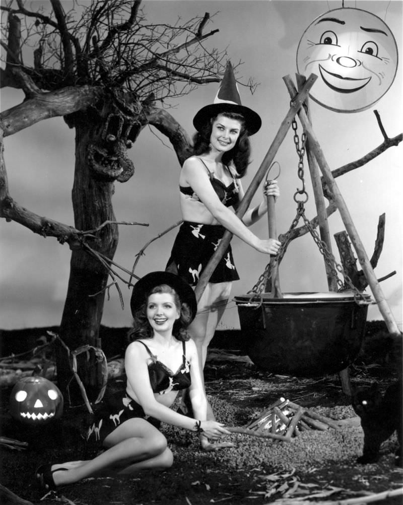 #3 Jane Adams (left) and Patricia Alphin