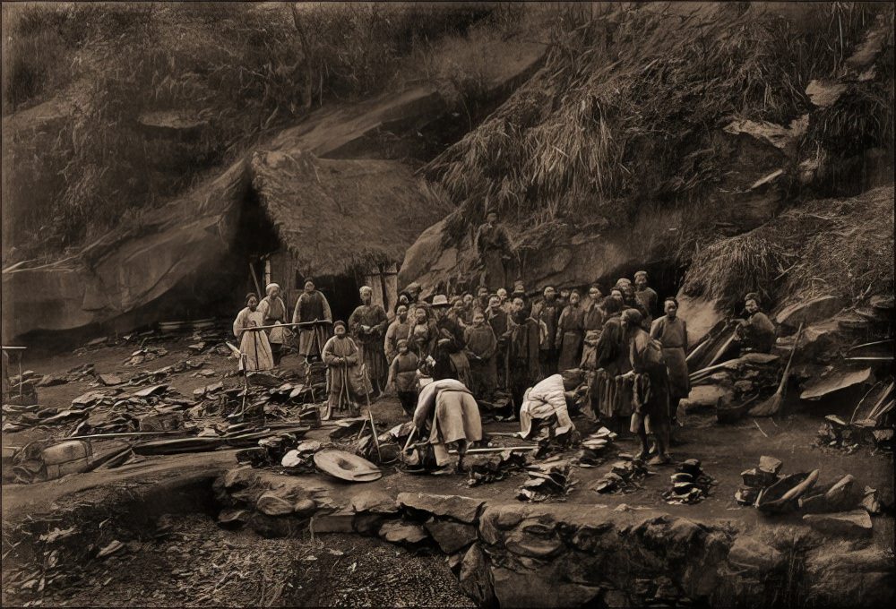#16 Mouth of a coal mine, west of Ta Chu, 1909.
