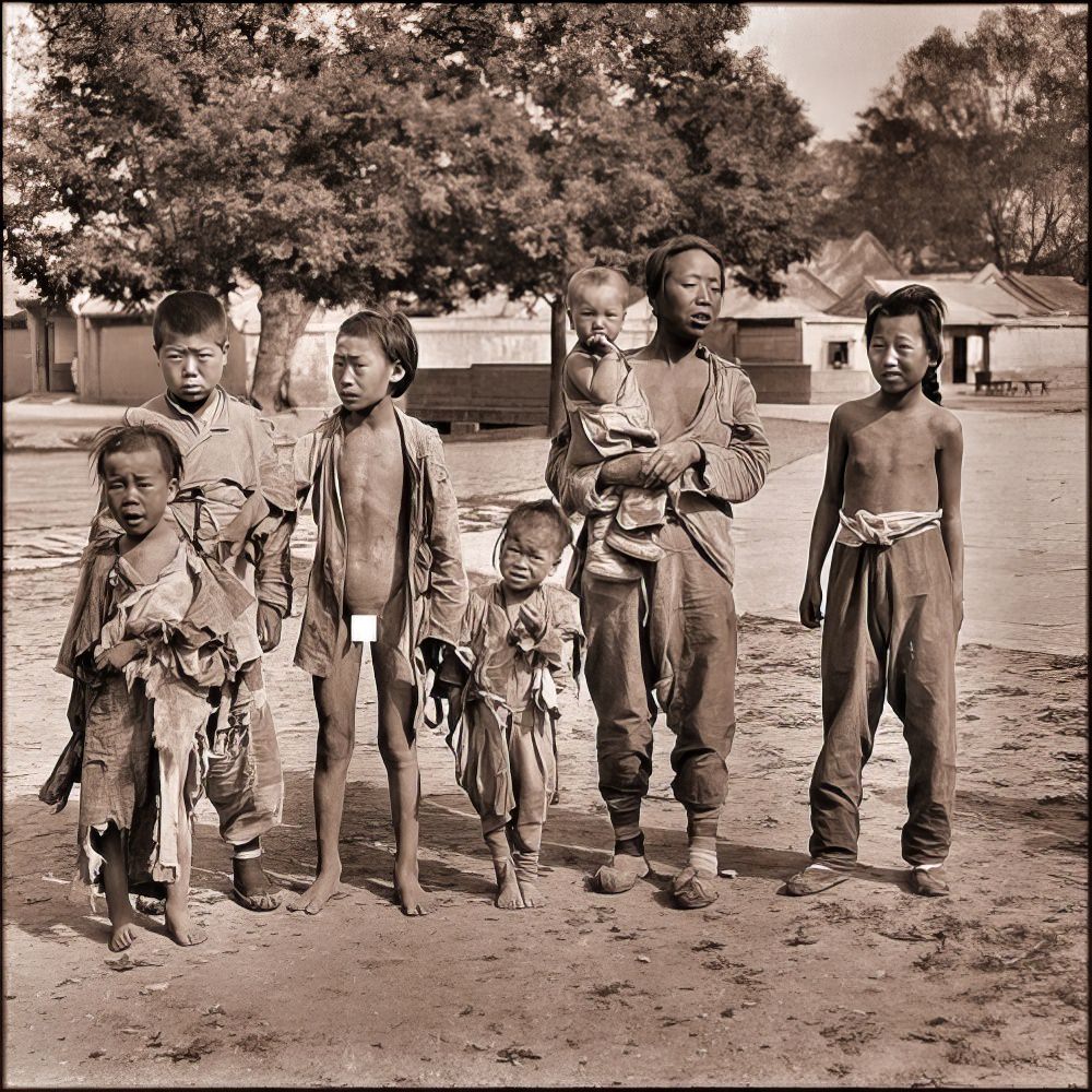 #6 Beggars, Beihai Park, 1919.