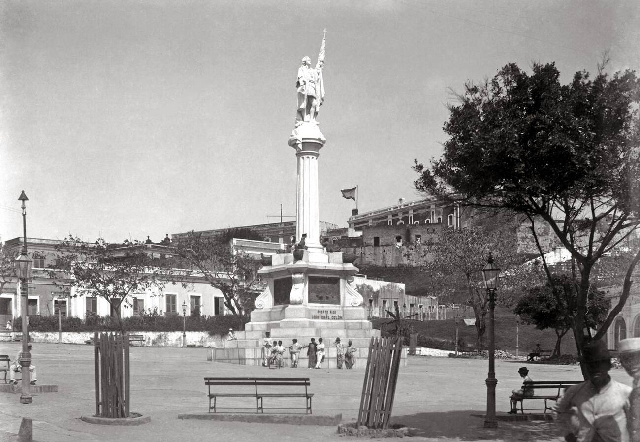 #23 A plaza in San Juan, Puerto Rico, 1900.