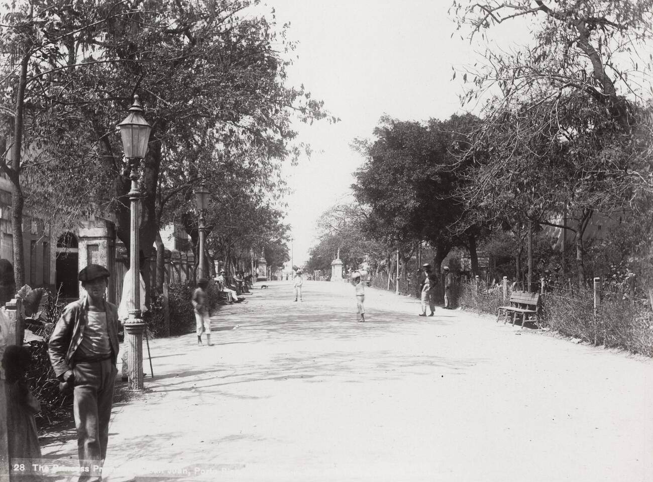 #32 Paseo de la Princesa (Princess Promenade) in San Juan, Puerto Rico, 1900.