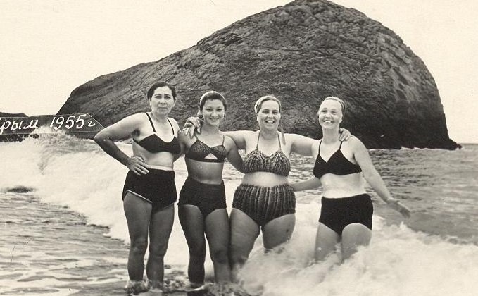 Strong Bodies, Strong Will: Vintage Photos of Soviet Sport Girls in the 1930s Sports