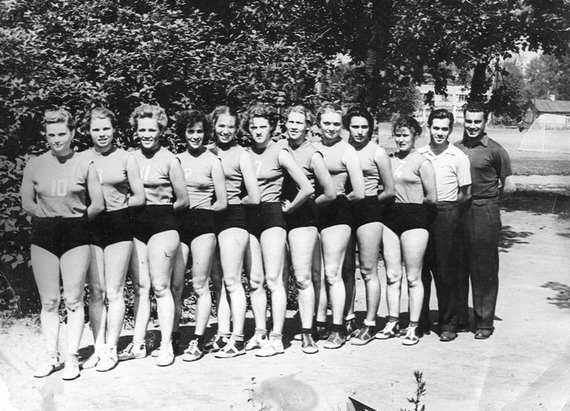 Strong Bodies, Strong Will: Vintage Photos of Soviet Sport Girls in the 1930s Sports