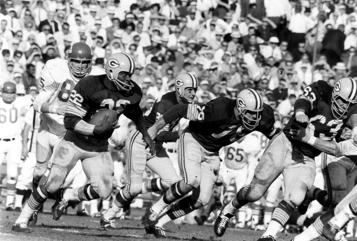 Elijah Pitts () running the Packers’ ‘power sweep,’ Super Bowl I, 1967