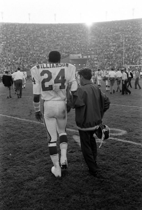 Fred ‘The Hammer’ Williamson led from the field at the end of the first Super Bowl, 1967. Williamson broke his arm during the game