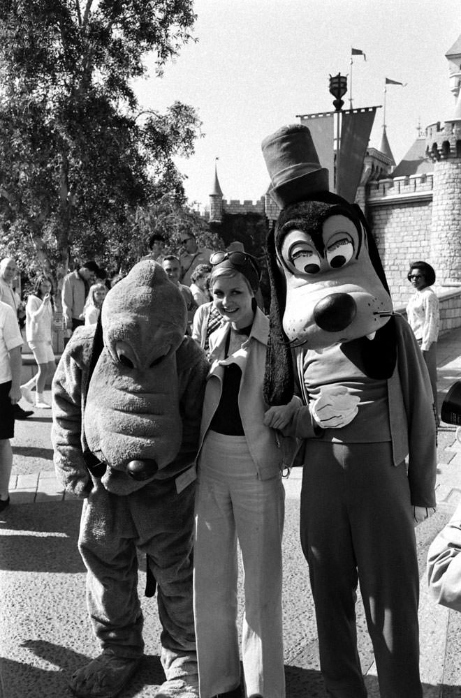 #19 Twiggy and furry friends at Disneyland during her first visit to the U.S., 1967.