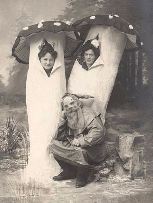 Spooktacularly Strange: Bizarre Vintage Halloween Costumes from the Past Weird