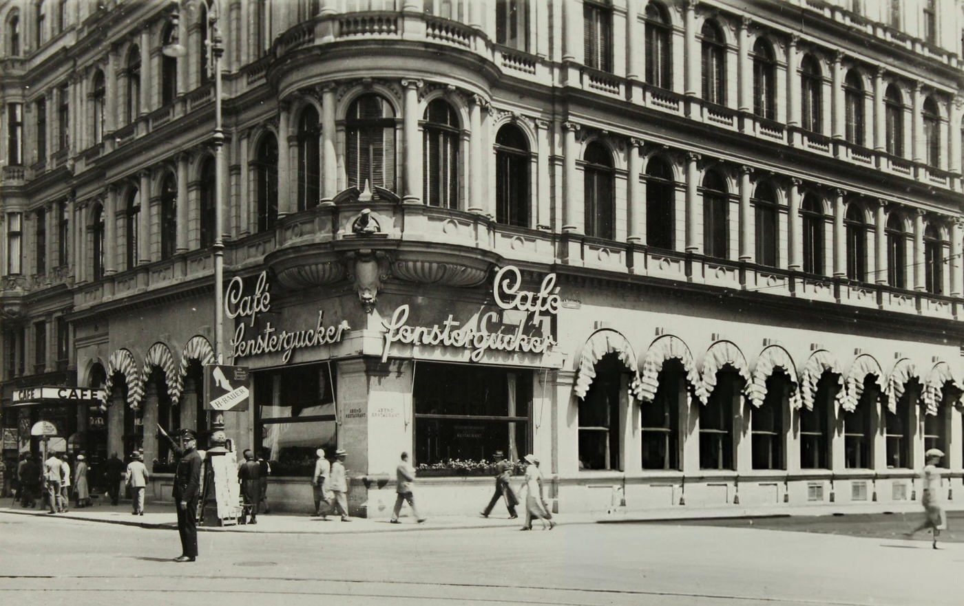 #101 Exterior view of Café Scheidl ‘Zum Fenstergucker’, Vienna, 1933.