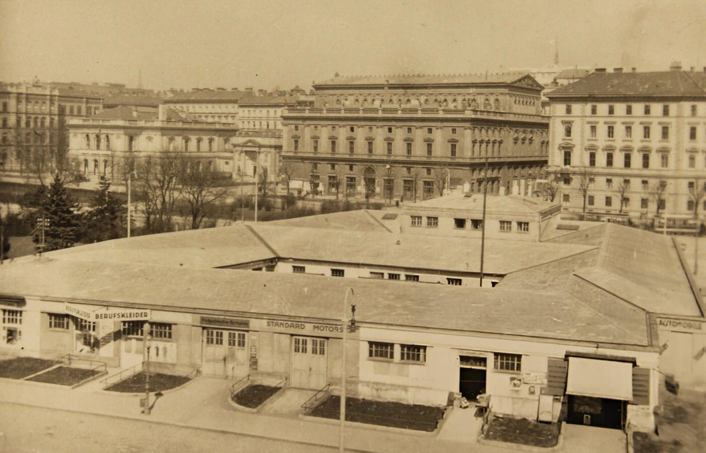 #43 Views of Karlsplatz, Vienna, onto the Musikverein and Künstlerhaus, 1930.