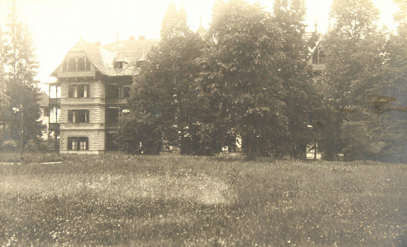 #82 Villa in Strandbad Establishment Park Hotel, Pörtschach, Austria, 1930s.