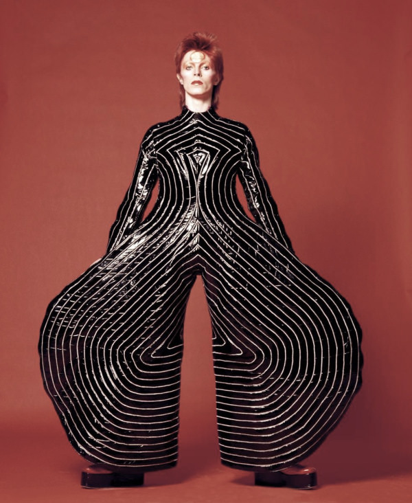 David Bowie Becomes Ziggy Stardust: The 1970s Transformation in Photos Music