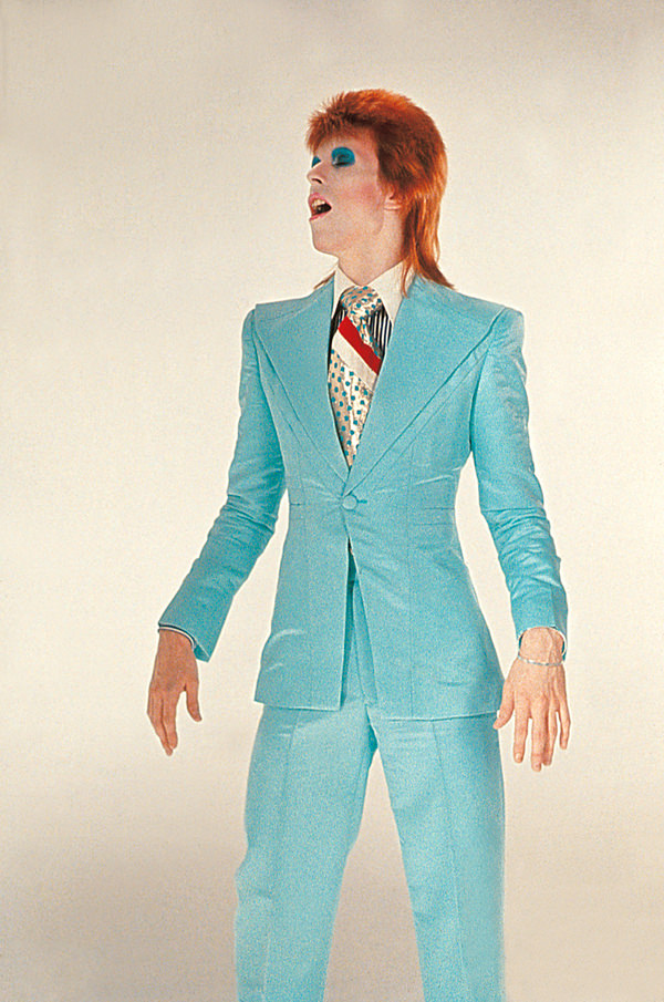 David Bowie Becomes Ziggy Stardust: The 1970s Transformation in Photos Music