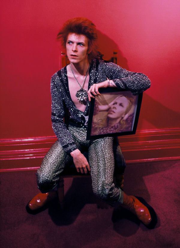 David Bowie Becomes Ziggy Stardust: The 1970s Transformation in Photos Music