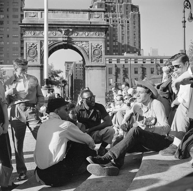#7 People listening to folk singer Ramblin’ Jack Elliott in Washington Square, Greenwich Village, 1955.
