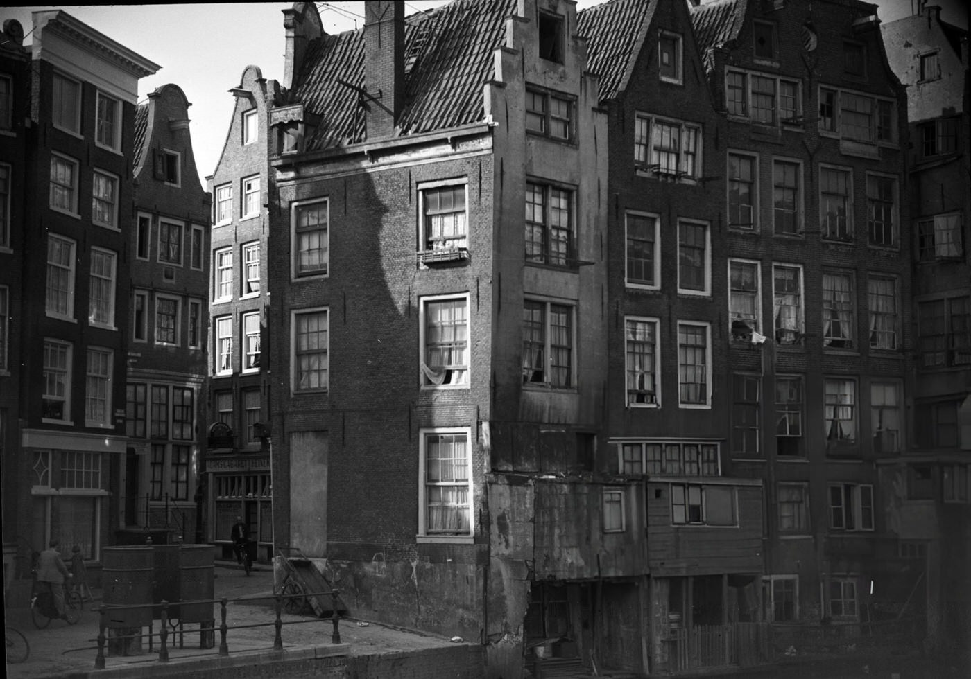 #72 Street scene in Amsterdam, Holland, 1938.