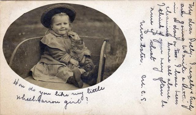 Lovely Vintage Photos of Little Girls with Their Beloved Cats Photography
