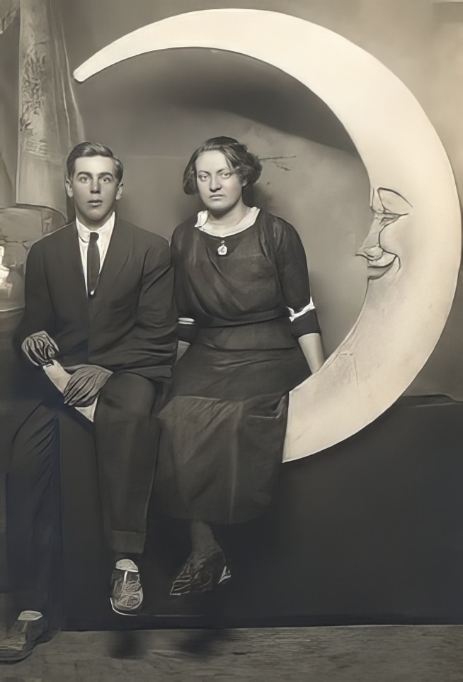 #23 Before Space Travel: Studio Paper Moon Photographs from the Early 1900s #23 Photography
