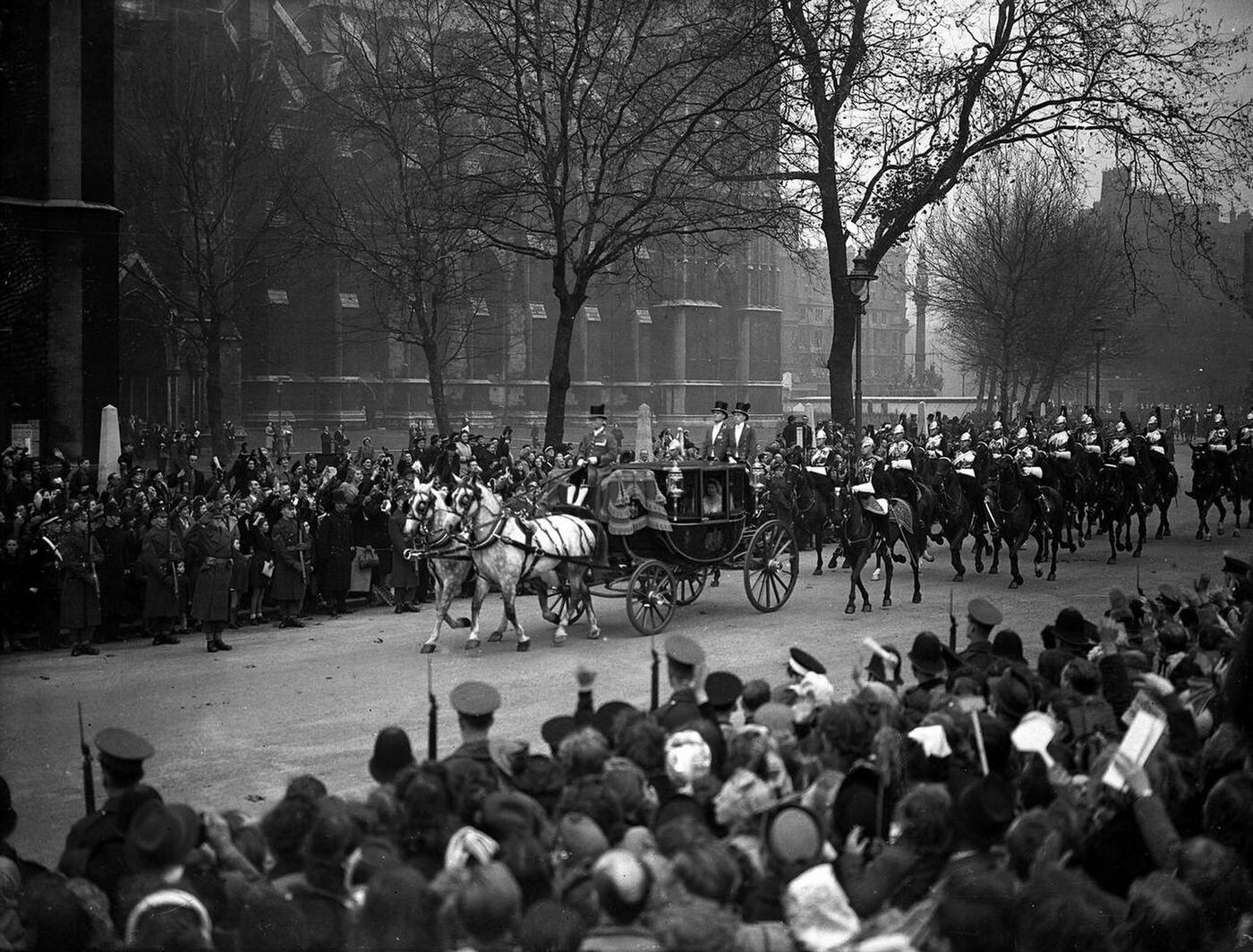 #24 Princess Elizabeth and Prince Philip Royal Wedding, 1947.