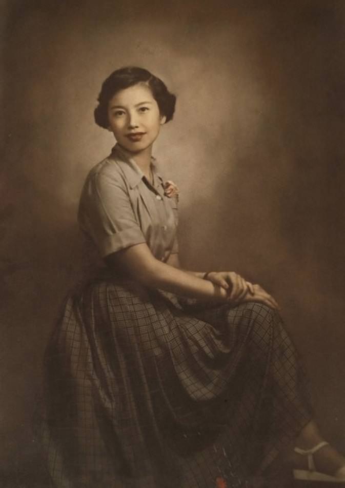 Stunning Shanghai Studio Portraits from the 1920s Photography