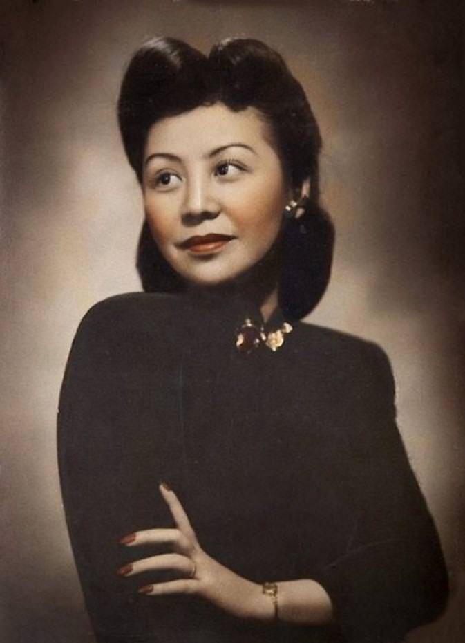 Stunning Shanghai Studio Portraits from the 1920s Photography