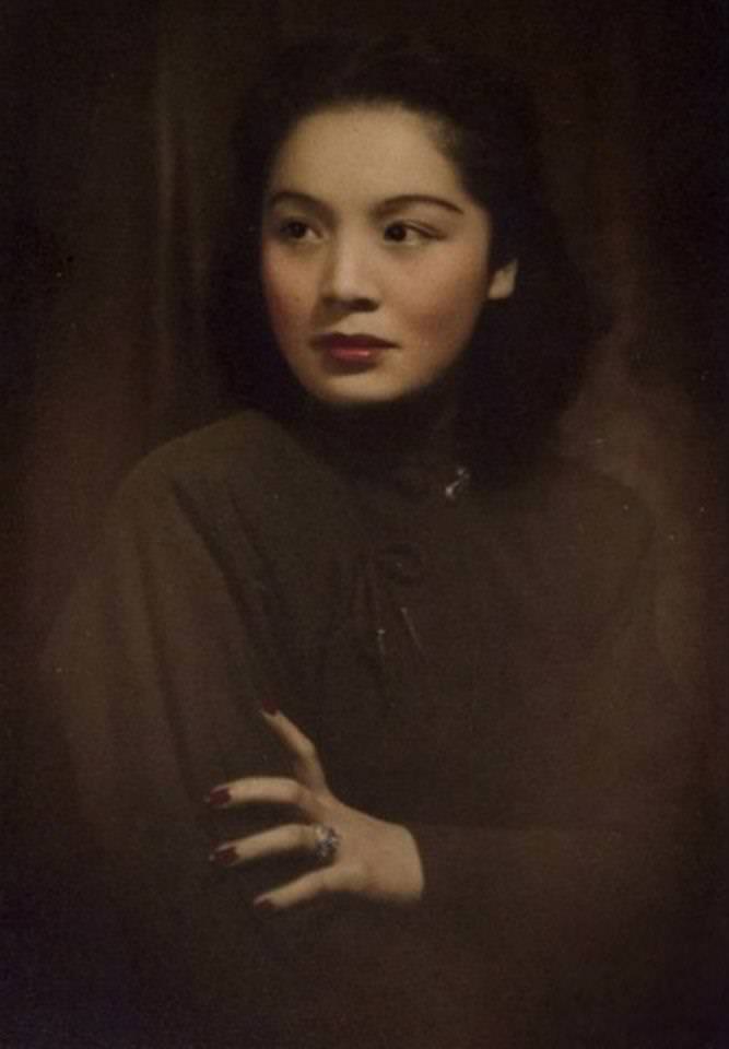 Stunning Shanghai Studio Portraits from the 1920s Photography