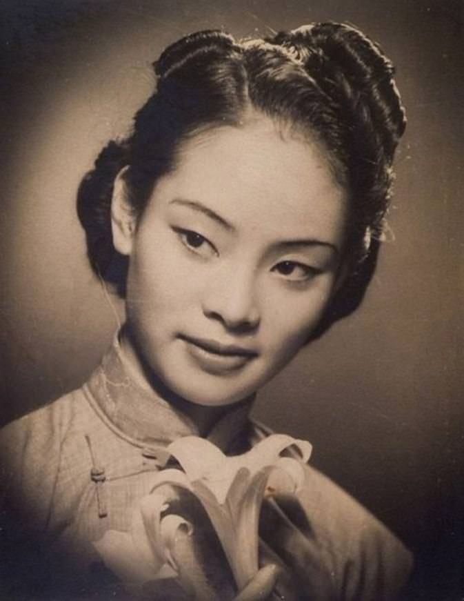 Stunning Shanghai Studio Portraits from the 1920s Photography