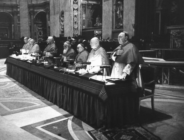 #7 Table of cardinals during the Second Vatican Ecumenical Council, 1962