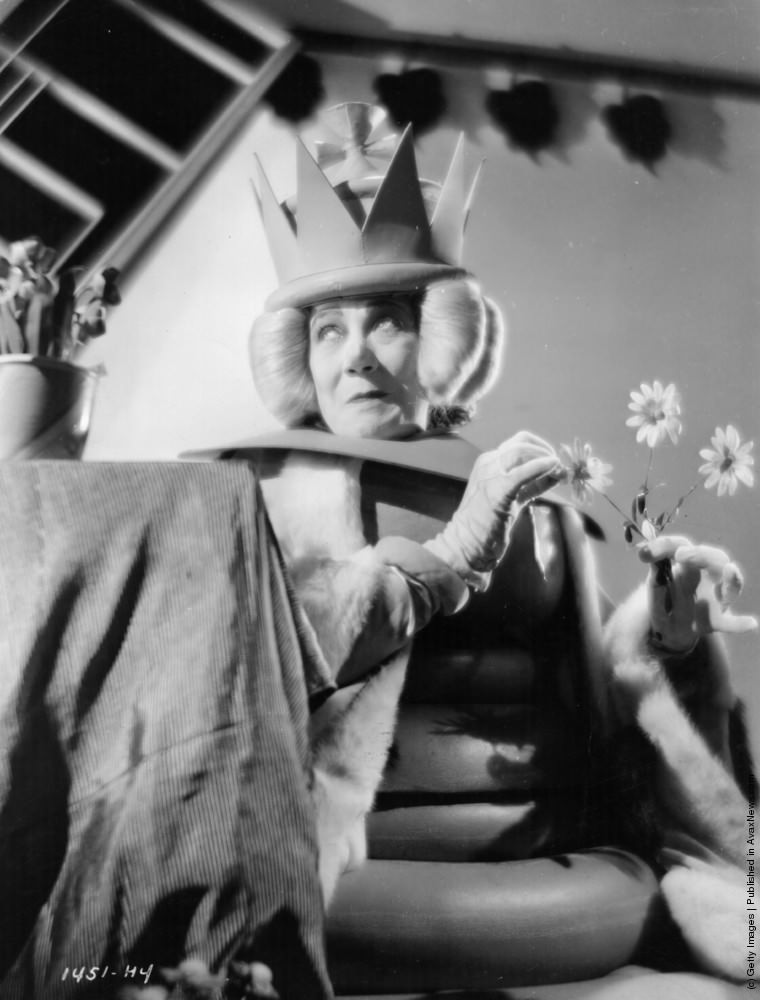 A chess queen in Paramount’s “Alice in Wonderland,” 1933