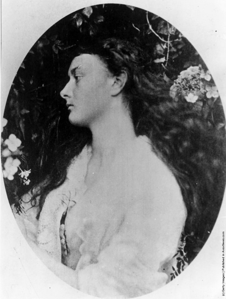 Alice Pleasance Hargreaves, posing as Pomona, 1872