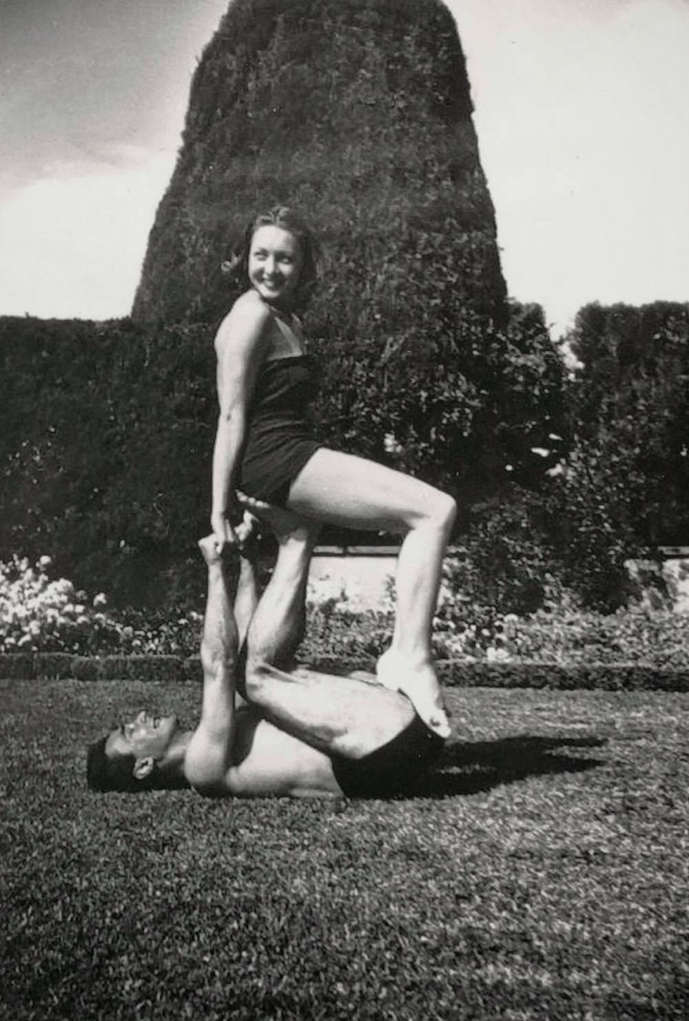 #7 Lichine and Baronova, on the villa’s lawn, Florence, summer 1937.
