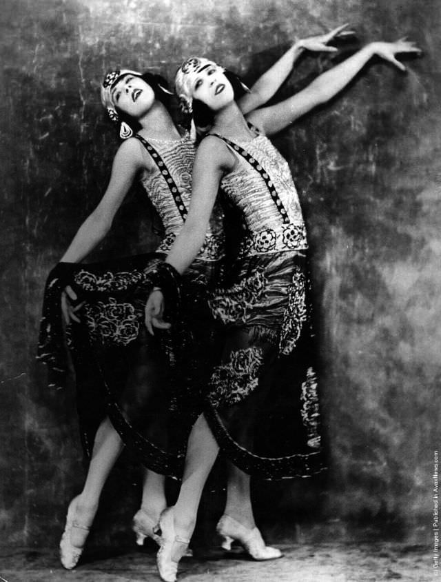 #11 Two cabaret performers at the Piccadilly Hotel, London, 1925.