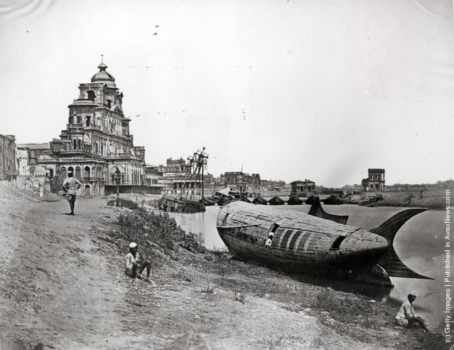 #14 The destroyed Chutter Munzil Palace wall in Lucknow, 1857.