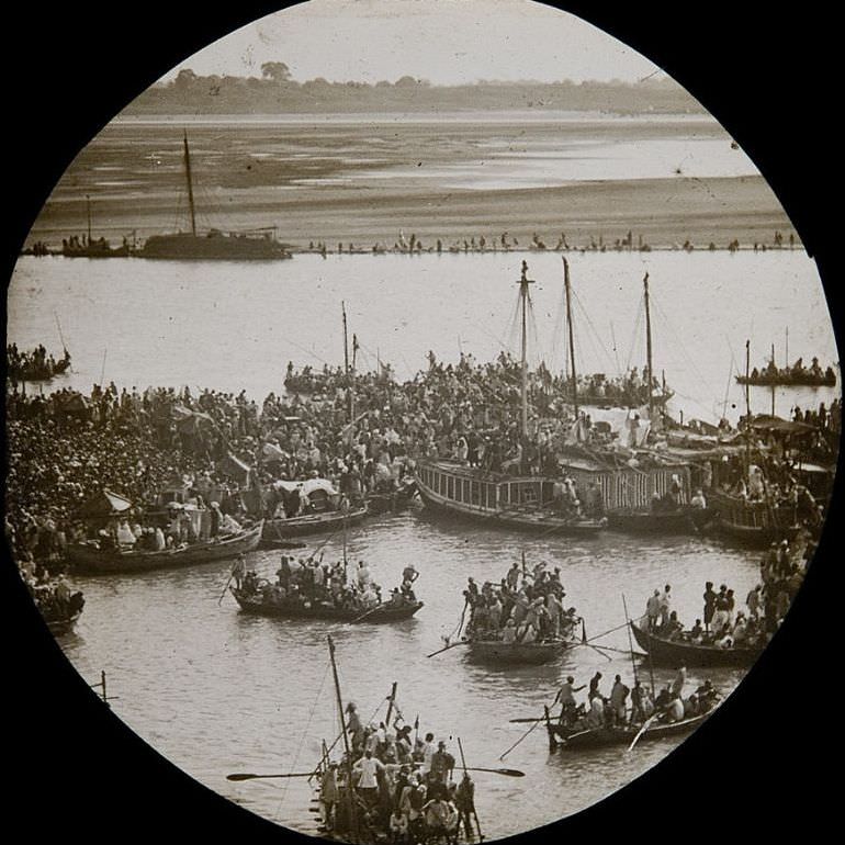 #30 Ahmedabad Mela, India, 1890s.