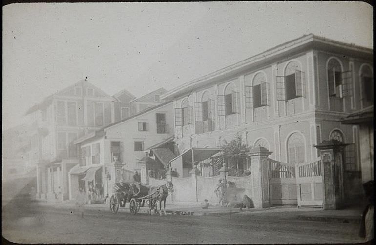 #37 Bombay, India, 1890s.