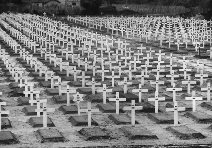 #45 An American cemetery on the Anzio beachhead, 1944.