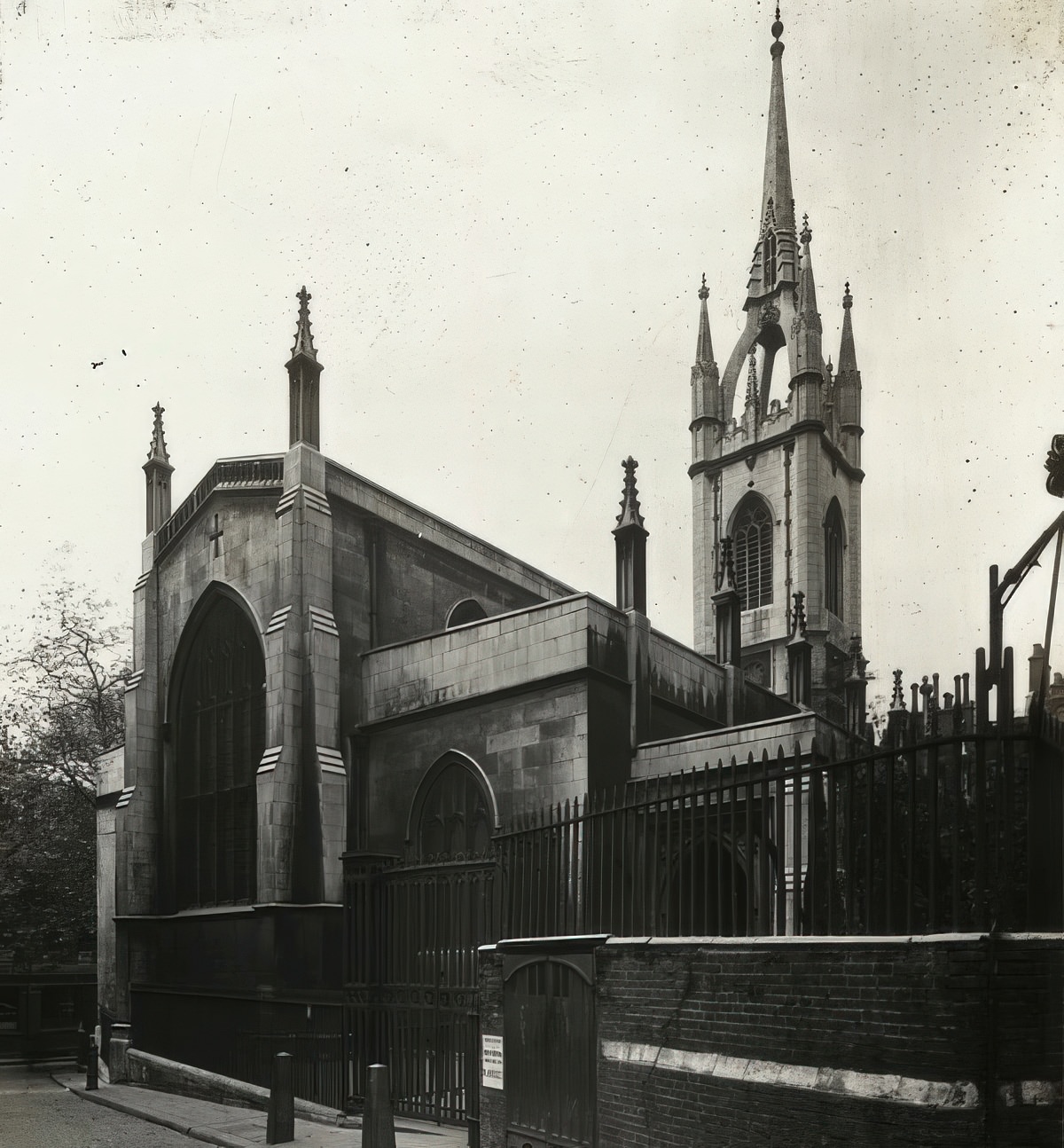 #4 St Dunstan in the East, 1910