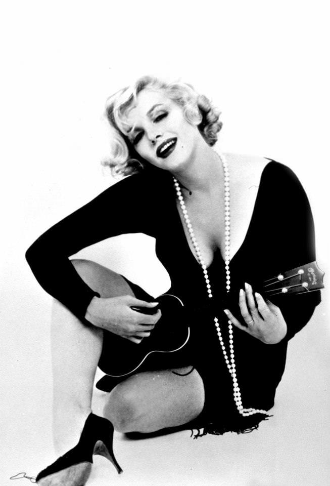 Marilyn Monroe’s April 1959 Photoshoot for ‘Some Like It Hot’ Celebrities