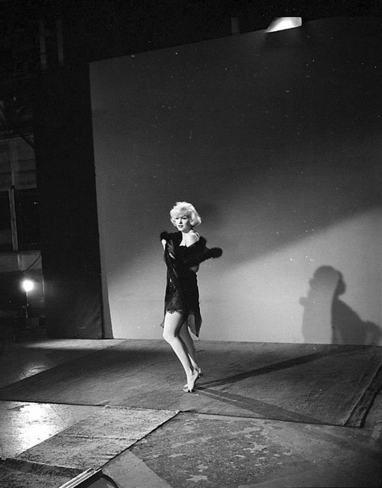 Marilyn Monroe’s April 1959 Photoshoot for ‘Some Like It Hot’ Celebrities