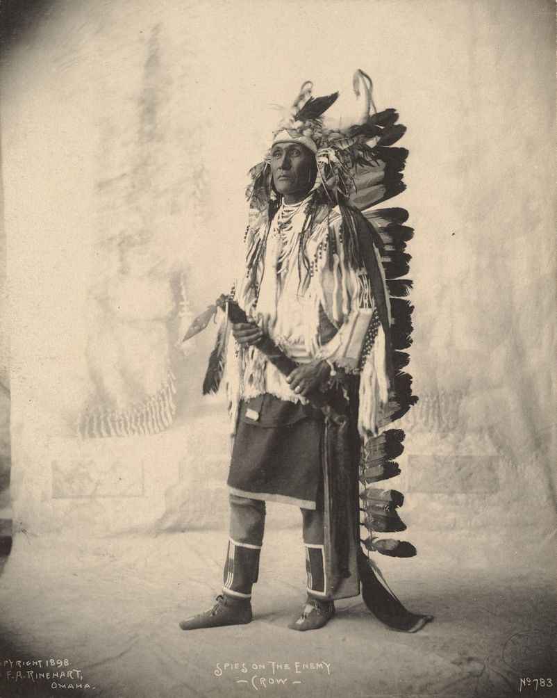 #45 Spies On The Enemy, Crow.