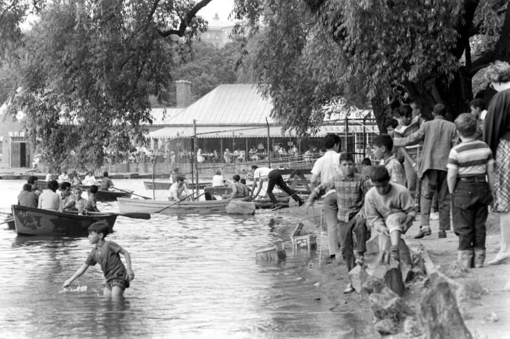#10 Scene near the Boat House, Central Park, 1961