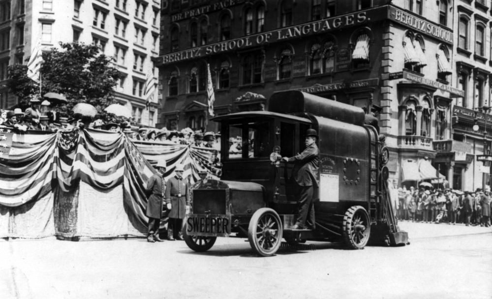 #9 Auto street cleaner, New York City, 1900s.